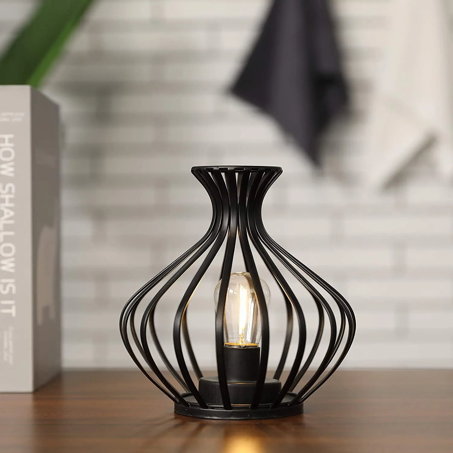 7.5''High Modern Style Battery Powered Table Lamp