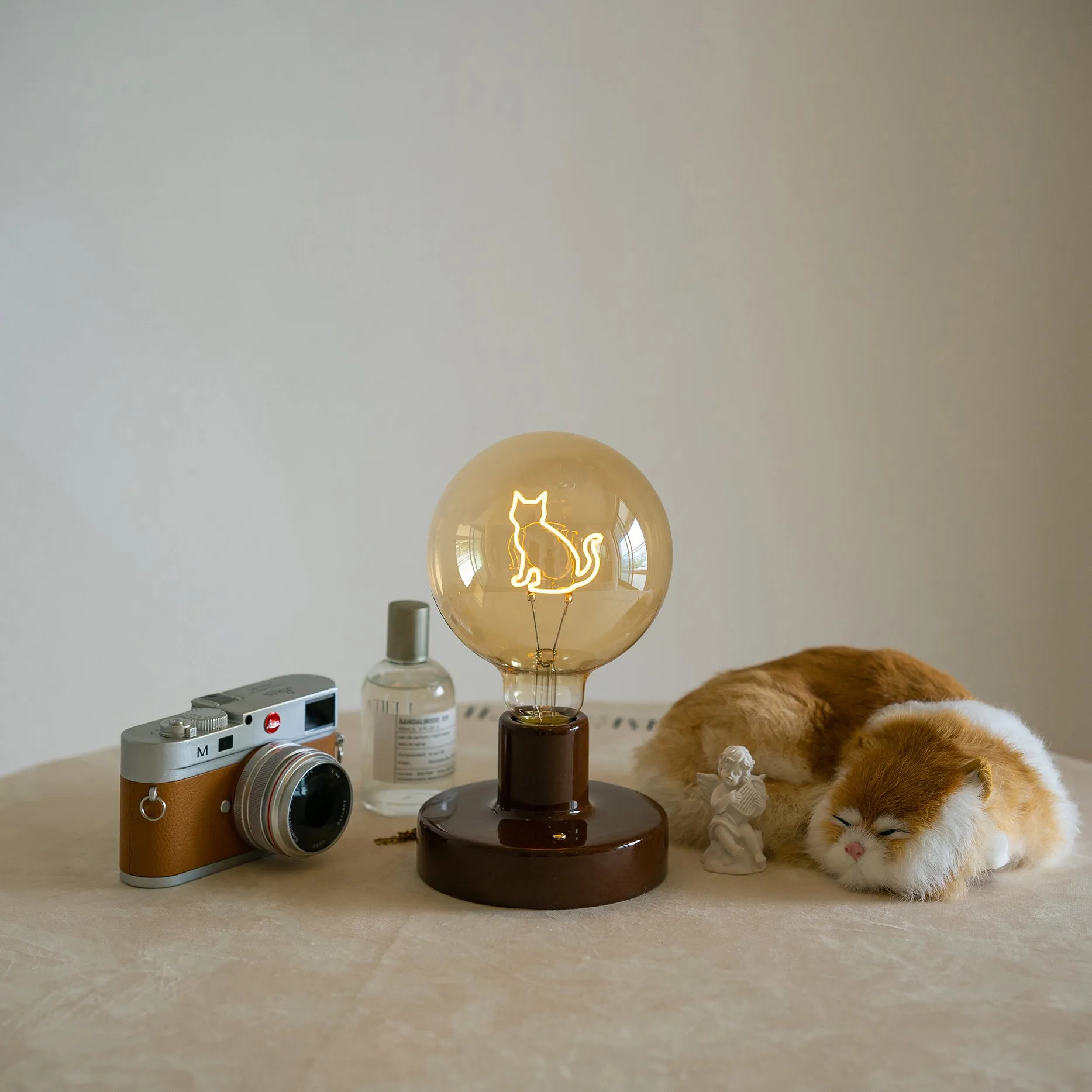 Ceramic Wireless Table Lamp - Dog, Cat, Rabbit Bulb Night Light