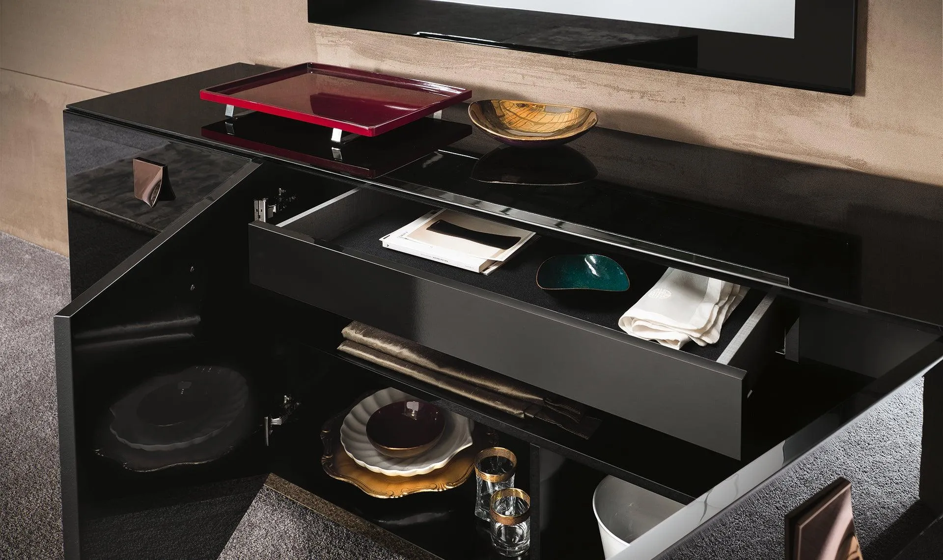 Glamour Curio Cabinet