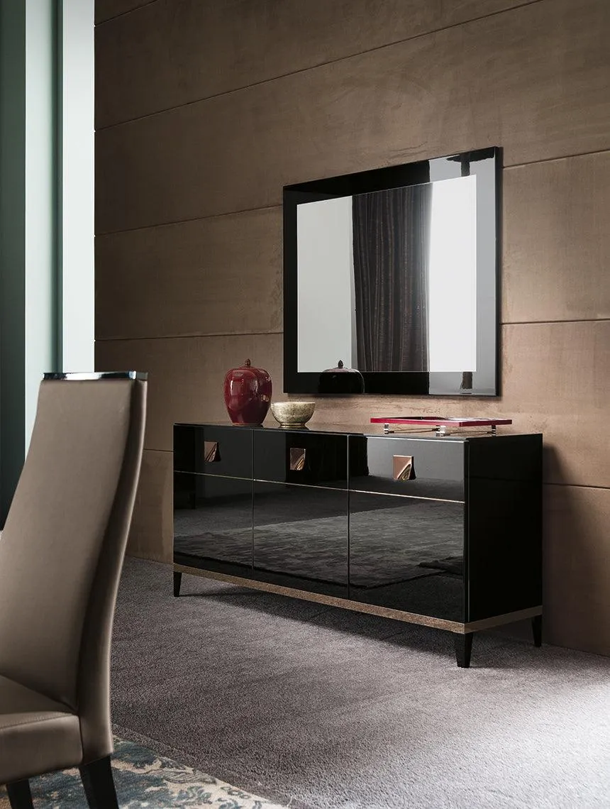 Glamour Curio Cabinet