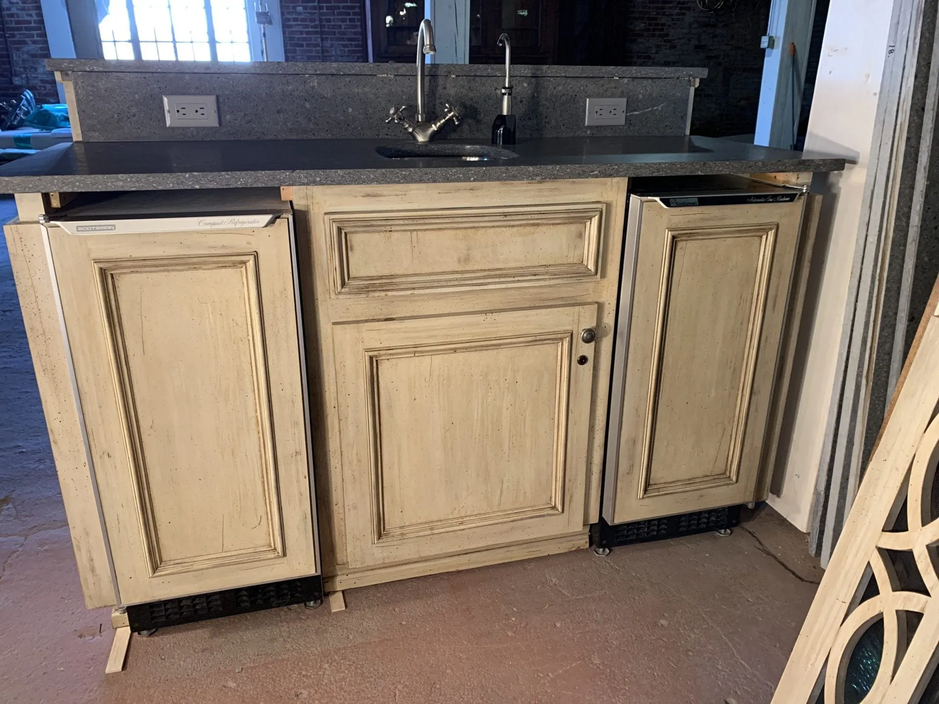 Large Custom Kitchen, Center Island, Bar, Honed Granite Counters