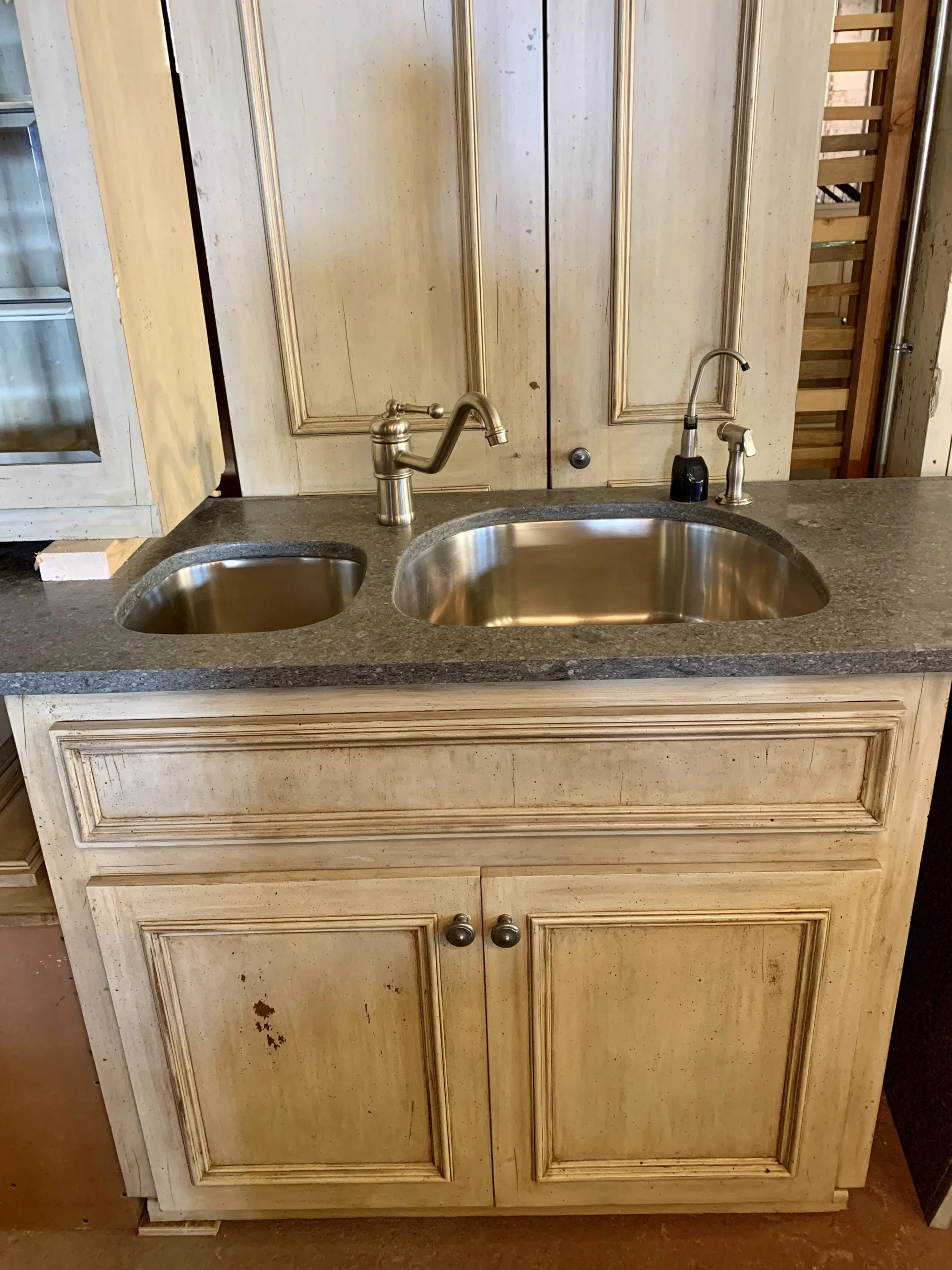 Large Custom Kitchen, Center Island, Bar, Honed Granite Counters