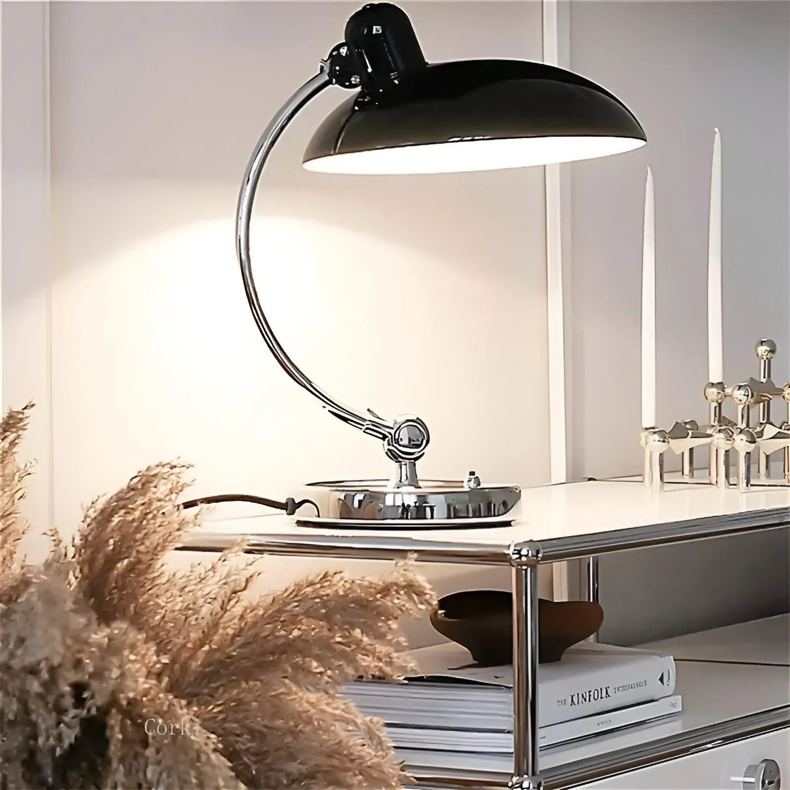 RetroChic Tischlampe - Skandinavische Minimalistische Nachttischlampe