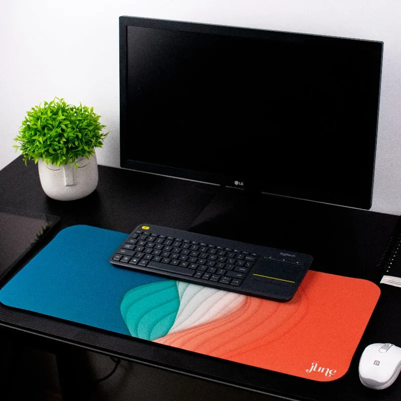 Striking Tremor Waves Versatile Desk Mat