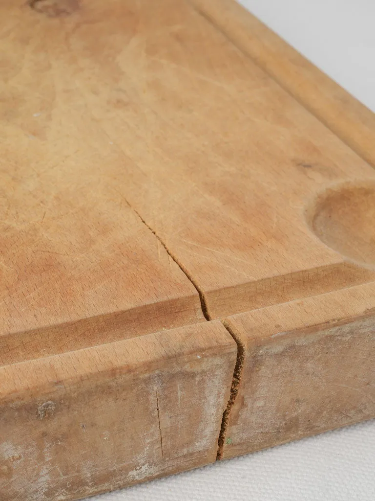 Vintage French cutting board w/ round handle 17¾" x 9"
