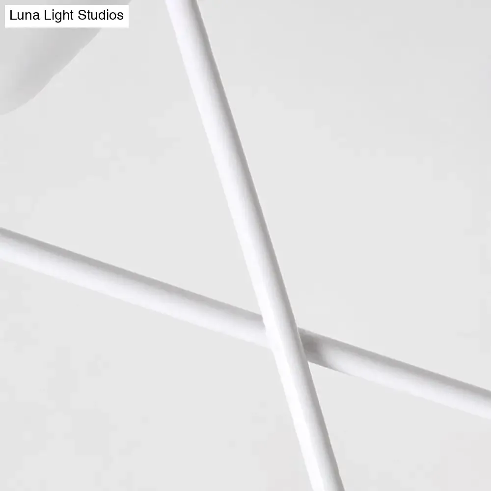 White Simple Style Metal Desk Lamp for Girls Bedroom with 1 Light